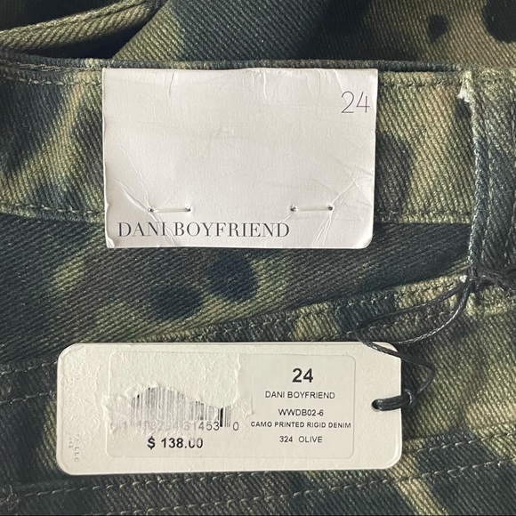 WeWoreWhat NWT Dani Boyfriend in Olive Camo Printed Rigid Denim Size 24 - Picture 5 of 9